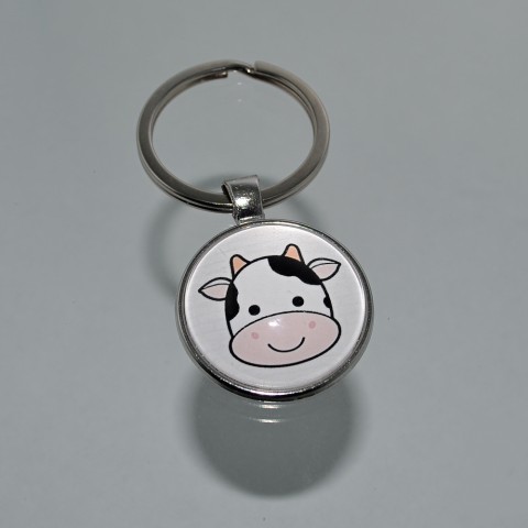 Přívěsek na klíče - kravička (0253) přívěsek dárek přívěšek klíče klíč klíčenka drobnost přívěsky přívěšky kráva krávy kravičky kravička na klíče přívěsek na klíče na klíč přívěseknaklíče naklíče skot naklíč 