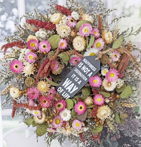 Přírodní věneček s cedulkou i bez domov dekorace věnec netradiční aranžmá floristika wreath květina flower podkova oblouk 