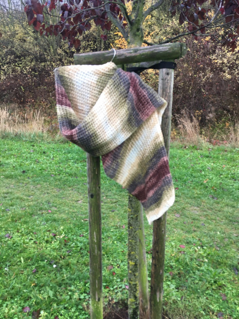 PLÉD/ŠÁLA V HNĚDOZELLENÝCH TÓNECH elegantní do společnosti na dovolenou maxipléd romantický na celý rok 