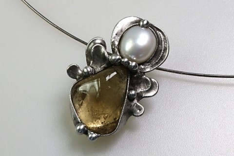 Andílek (citrín, perla) přívěsek talisman žlutá anděl andílek andělíček říční perla přívěs citrín amulet 