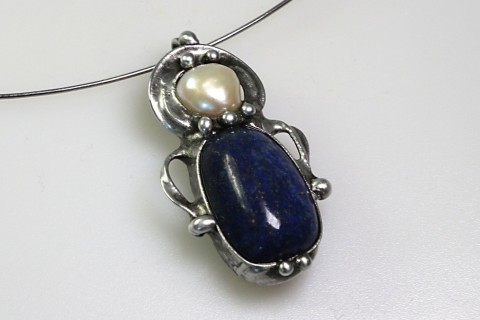 Andělíček (lapis lazuli, perla) přívěsek talisman modrá anděl andílek andělíček říční perla přívěs lazurit amulet lapis lazuli 