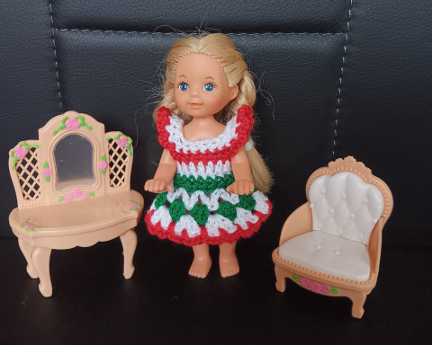 Evička - šatičky na panenku panenka 