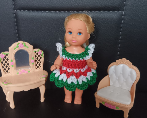 Evička - šatičky na panenku panenka 