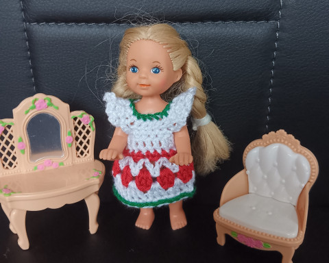 Evička - šatičky na panenku panenka 