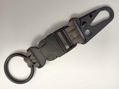 Klíčenka s přezkou a karabinou přívěsek klíčenka paracord 