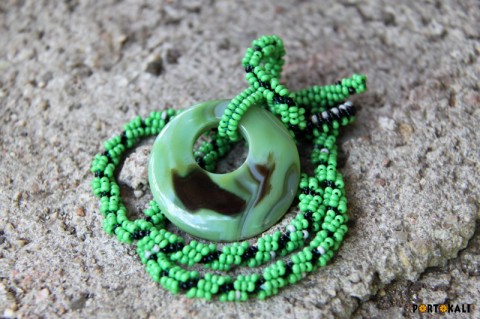 Náhrdelník se zeleným donutem náhrdelník achát zelená beadweaving donut 