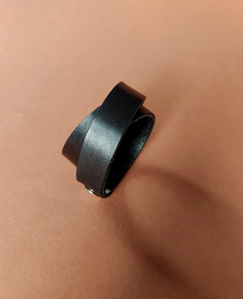 Wrap náramek černá kůže pletený náramek boho náramek wrap náramek hipie náramek propletený náramek 