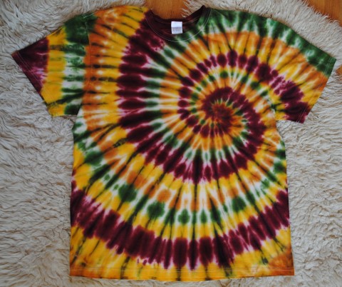 Tričko - Ve víru podzimních nálad podzim batika přírodní spirála tričko hippie batikované 
