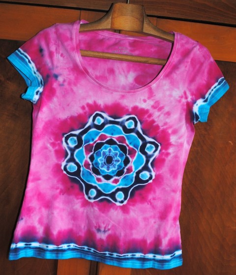 Tričko L - Usnula jsem v růžích moře modrá růžová léto mandala hippie batikované bohémské 