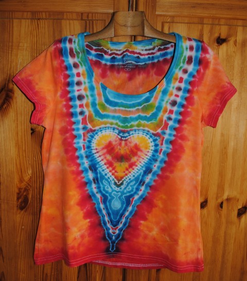 Batik. tričko- V srdci jasno srdce oranžová srdíčko batika léto tyrkysová hippie batikované bohémské 