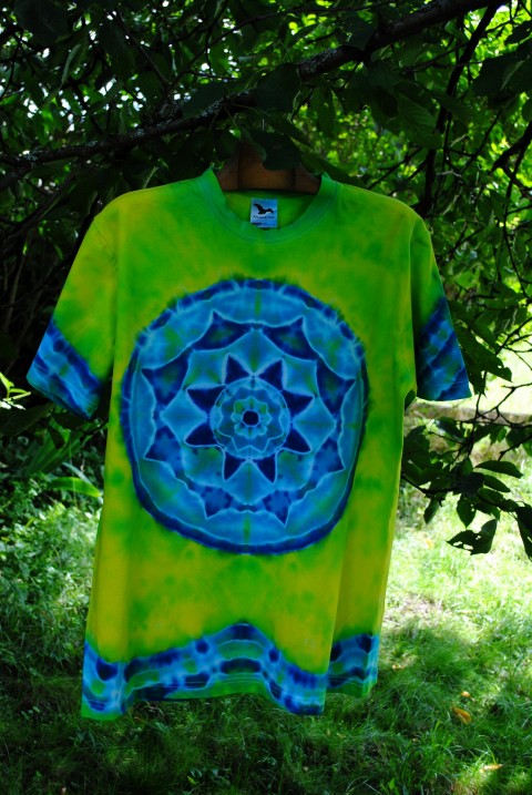 Batik.tričko  L  - Studená koupel moře zelená žlutá léto mandala hippie batikované bohémské 