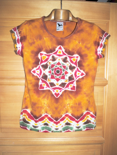 Batik. tričko M - V zemi Indiánů oranžová batika léto mandala okrová hippies země batikované 