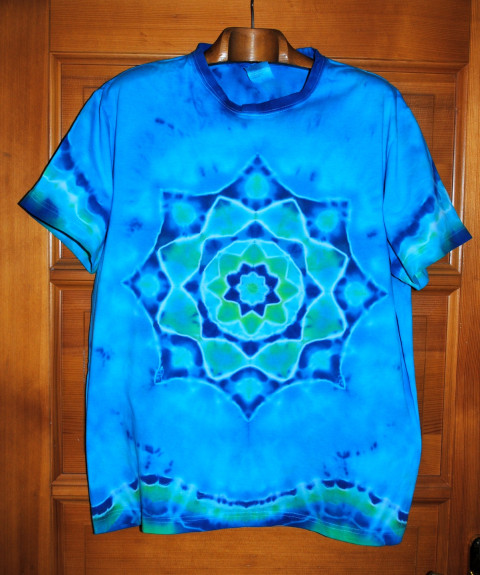 Batik. tričko XL - Lesní pramen moře modrá léto mandala hippie potok batikované bohémské 