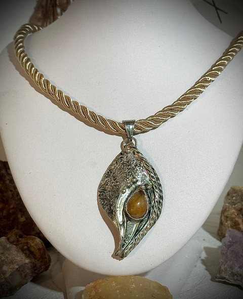 Strážce klidu nefrit náhrdelník minerál 