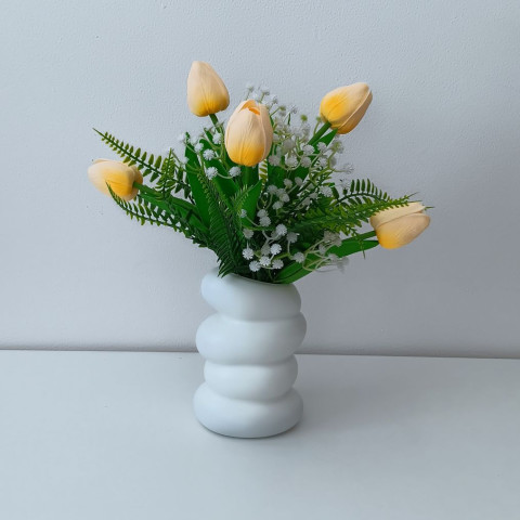 Váza se žlutými tulipány váza dekorace velikonoce tulipány na stůl umělé květiny zahradní dekorace jarní dekorace 