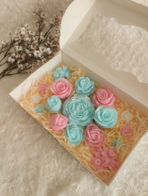 Dekorativní sada kytek Svěží pastel kytice dekorativní box mýdlový box mýdlová kytice 