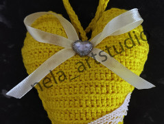 Háčkované srdce černé