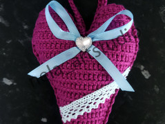 Háčkované srdce černé