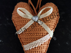 Háčkované srdce černé