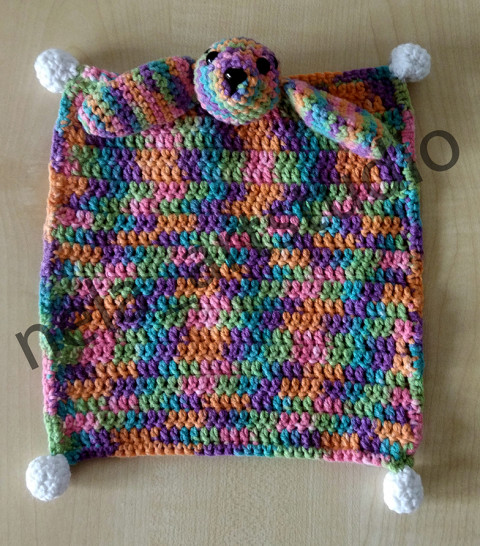 Háčkovaný usínáček zajíček hračka háčkovaný zajíček handmade ruční výroba usínáček háčkované zvířátko handmade hračky 