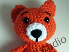 Háčkovaný medvídek jarní variace