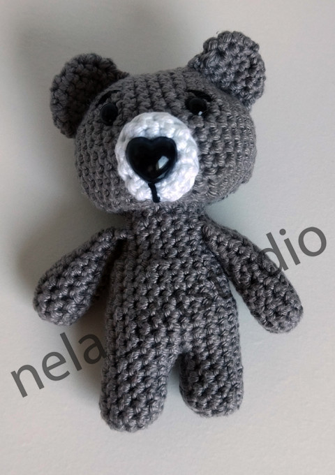 Háčkovaný medvídek šedý medvídek hračka háčkovaný plyšák handmade ruční výroba háčkované zvířátko handmade hračky 