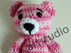 Háčkovaný medvídek žlutý