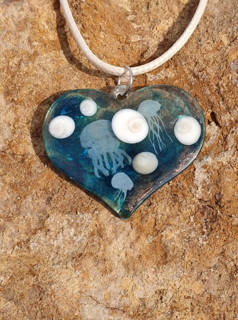 Mušle a medúzy náhrdelník srdce moře mušle léto medúzy 