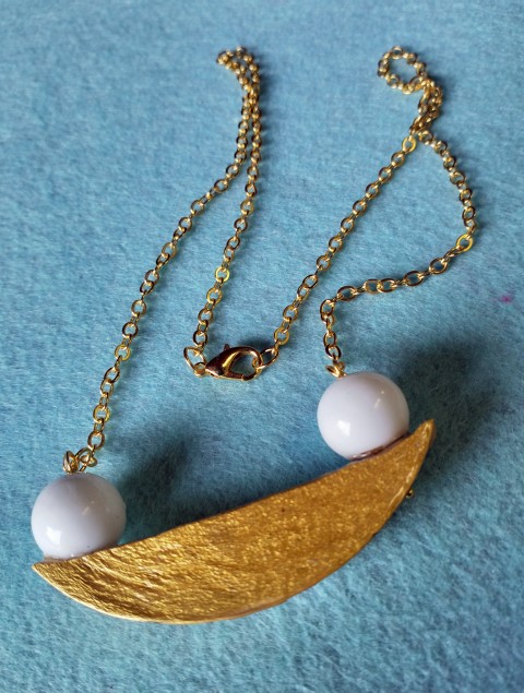 Houpačka náhrdelník zlatá žena přívěšek korálek extravagant 