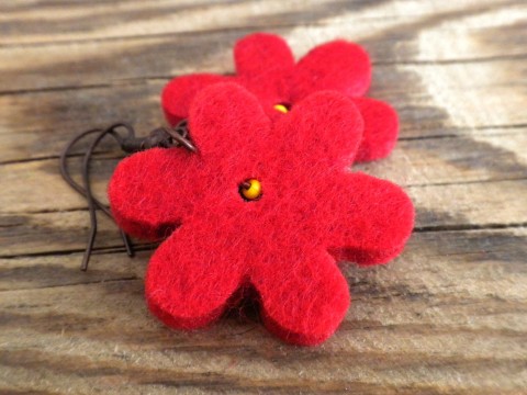 Rudokvětky červená květina příroda veselé jaro retro léto kytka měď rudá filc hippie 