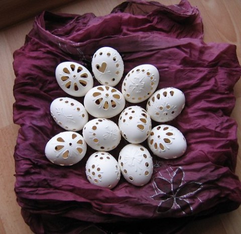 madeirové kraslice - bílé bílá vosk velikonoce slepice krajka kraslice vajíčko madeira 