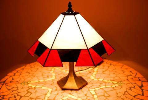 červená elegance červená lampa design tiffany elegamce čistota krémová šestihran 