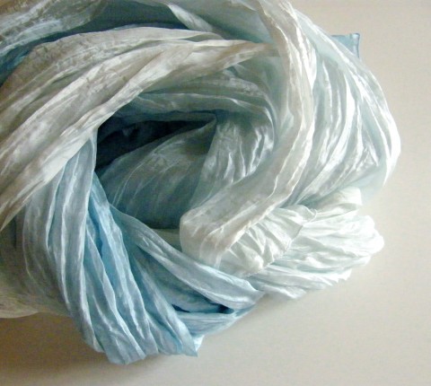 Blankytně modrý...hedvábný pléd šála pléd sněhově bílý blankyt s 