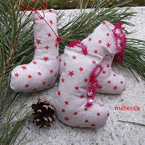 vánoční bota-dekorace,ozdoba červená dekorace vánoce zlatá vánoční béžová stříbrná potisk plátno stromeček bota sob sváteční svátky cesmína botička 