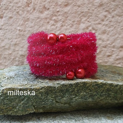 náramek-dutinkový červený červená náramek korálky červený perličky dutinka textilní lurex modní doplněk dutinkový 