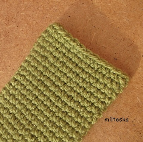 obal na mobil-zelený zelený háčkovaný obal khaki pouzdro obal na mobil 