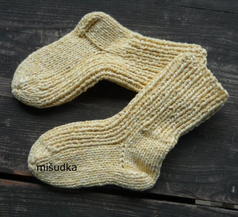 dětské ponožky 81, délka 17-18cm dětské ponožky nohy příjemné žluté 