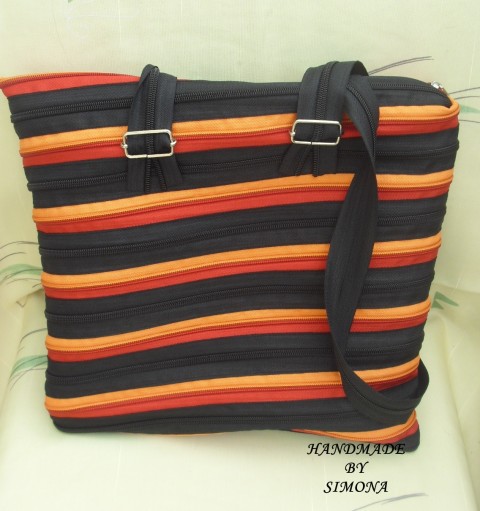 Černo-oranžovo-červená kabelka červená taška oranžová černá zip zipovka zipová 