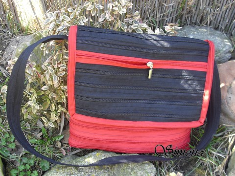 Zipovka- s klopou černo-červená kabelka červená taška černá taštička zip klopa zipovka 