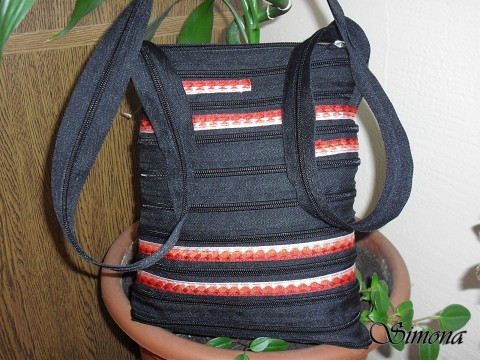 Zipovka-černá s červenou stuhou kabelka taška černá zip zipovka červená stuha 