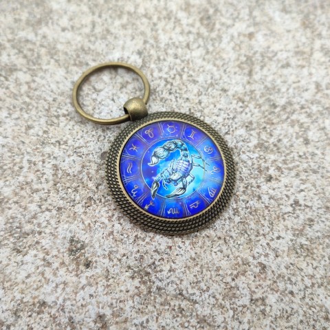 Přívěsek Štír #1 přívěsek dárek modrá klíče klíčenka ozdoba znamení zvěrokruh drobnost bronzová štír pozornost bronzové tmavě modrá na kabelku na klíče zodiac štíra souhvězdí 