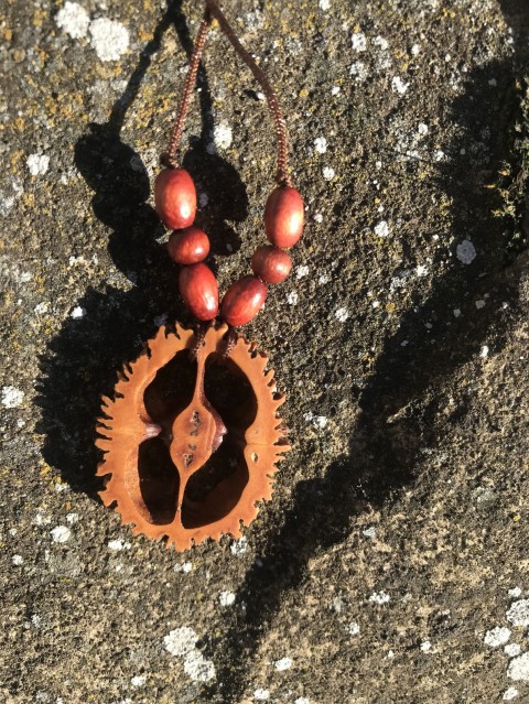 náhrdelník: ořech (3) náhrdelník dřevo ořech ořešák hn 