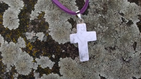 náhrdelník: kříž - magnezit náhrdelník minerál kříž magnezit 