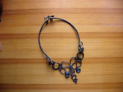 Romantický ocelový náhrdelník keltský romatický 