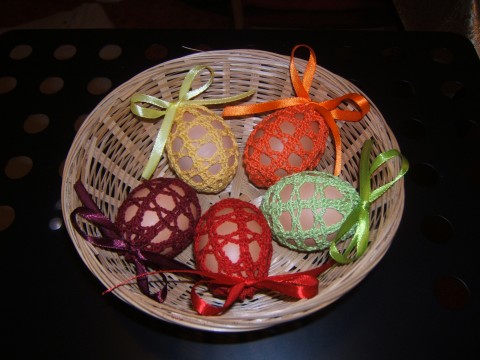 Set 5 ks háčkovaných obalů na vejce dekorace jarní háčkovaný obal velikonoční vejce 