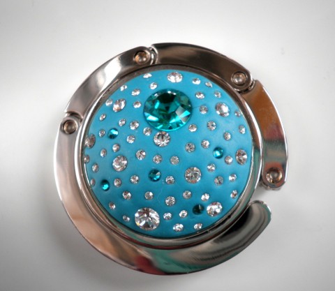 Háček na kabelku Swarovski kabelka swarovski háček crystal šatony šaton epoxidová hmota crystal clay bižuterní hmota háček na kabelku blue zircon 