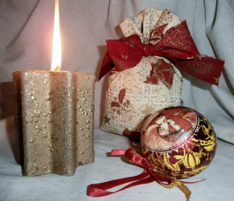 Pytlíčky dárečkové 6ks červená dárek děti vánoce stuha zlatá vánoční pytlík sáček béžová dárkový textilní pytlíček dárečky látkový zavazovací 