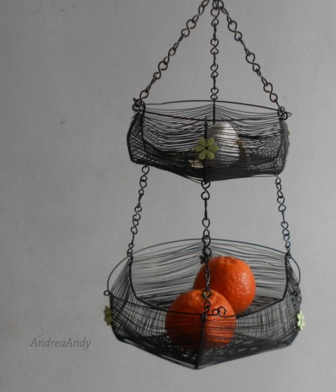Dvoupatrový kytičkový košík drát jarní košík úložný ovoce košíček veselý černý drátek drátovaný kytičkový funkční závěsný drátkovaný kuchyňský zeleninu 