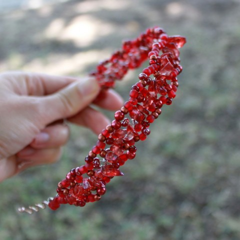 ČELENKA SE SKLENĚNÝMI ZLOMKY korálky čelenka perličky české sklo obroučka tiara czech beads 