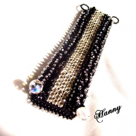 Náramek - Starry sky šperk náramek kůže šitý luxusní výrazný autorský černý beadweaving beadwork hannybeads gothic bead embroidery šatonový společenskýí 